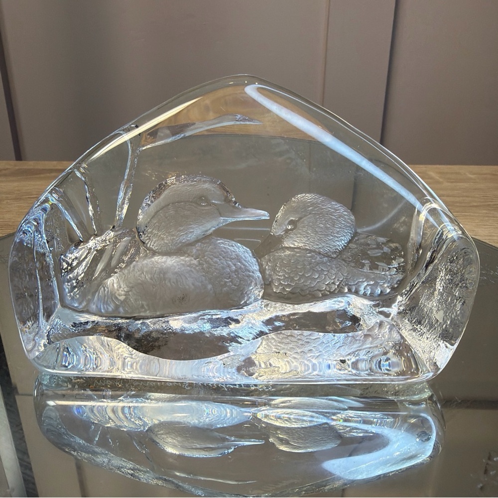Mats Jonasson Sweden 0555 Signed Lead Crystal Duck Sculpture Scandinavian Modern